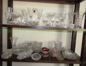 lot 304 image: Crystal and glass selection as shown