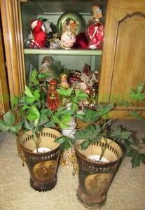 lot 290 image: Vintage reticulated metal planters and Christmas dcor as shown