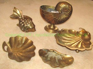 lot 468 image: Brass large nautilus shell cache pot, brass shells, oyster dishes and fish