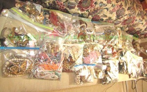 lot 504 image: Assorted fashion jewelry, generous quantity. Please see more pics for details