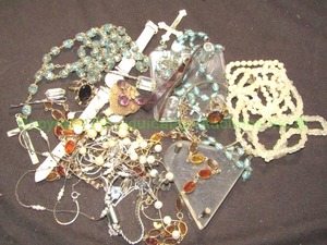 lot 512 image: Assorted fashion jewelry as shown