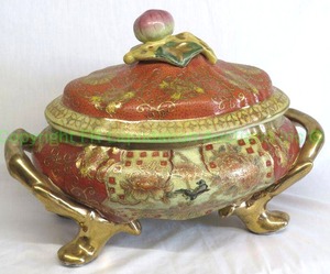 lot 813 image: Antique chinoiserie Moriage Satsuma 22K gold gilt porcelain footed tureen with figural majolica closed lotus flower handle