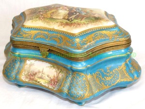 lot 816 image: Sevres (French, founded 1738-), antique Chateau Des Tuileries aqua blue porcelain portrait dresser box, c1846-1850 approx