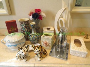 lot 515 image: Assorted vanity ceramics and home decor as shown