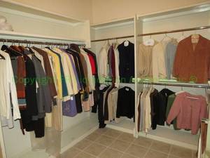 lot 527 image: Assorted mens and womens clothes as shown