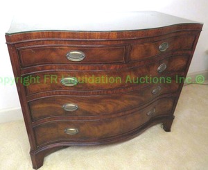 lot 514 image: Beautiful vintage Henredon mahogany wood chest of drawers, 46 x 23 x 37