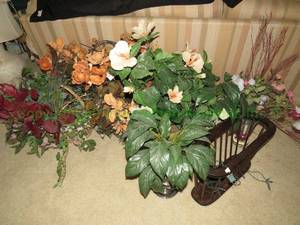 lot 126 image: Assorted faux florals and magazine rack as shown