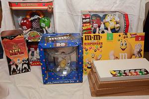 lot 117 image: M&M Candy Dispenser, M&M Candy Tray, M&M Alarm Clock