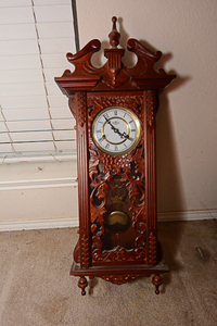lot 146 image: D & A Ornate Colonial Style Wall Clock