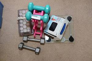 lot 155 image: Digital Scale, Dumbell Weights, Roller Hair Setter