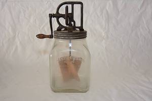 lot 36 image: Antique Dazey 40 Butter Churn 4 qt.