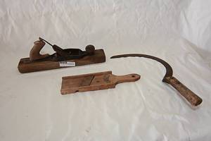 lot 51 image: Vintage Planer, Vintage Hand Held Sickle, Vintage Vegitable Grater