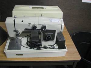 lot 1 image: Montgomery Ward Sewing Machine