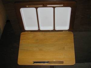 lot 8 image: Wood Entertaining Tray Cheese Cutter