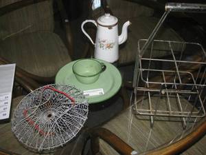 lot 19 image: Rustic Kitchen collection