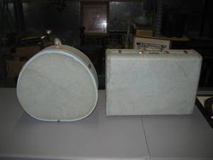 lot 26 image: Blue Matted vintage travel cases (2)