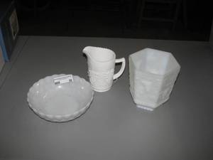 lot 56 image: Milk Glass pcs.