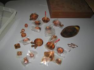 lot 92 image: miniature copper kitchen ware
