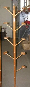 lot 126 image: Vintage wood hat rack&nbsp