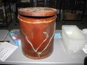 lot 132 image: Decorator Round wooden cylinder with top