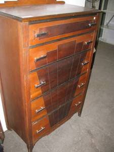 lot 142 image: Art Deco style vintage wooden chest of drawers