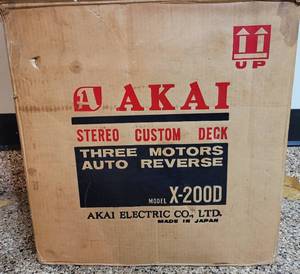 lot 5 image: VINTAGE AKAI STEREO CUSTOM DECK MODEL X-200D WITH ORIGINAL BOX IN LIKE-NEW CONDITION.