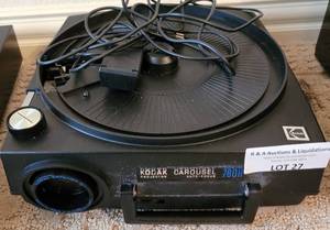 lot 27 image: VINTAGE KODAK SLIDE PROJECTOR AS SHOWN.