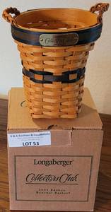 lot 53 image: LONGABERGER COLLECTORS CLUB 2001 EDITION RENEWAL BASKET IN STYLE, COLOR, AND CONDITION SHOWN.