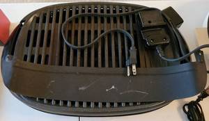lot 64 image: HAMILTON BEACH ELECTRIC GRILL MODEL 31600 AS SHOWN.