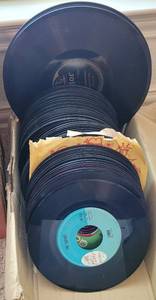 lot 71 image: LOT OF VINYL RECORDS AS SHOWN.