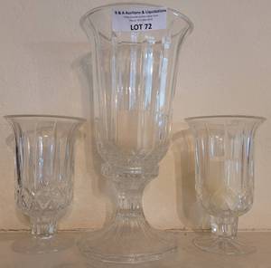 lot 72 image: SET OF GLASS CANDLE HOLDERS AS SHOWN.