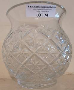 lot 74 image: PRESSED GLASS STYLE VASE AS SHOWN.