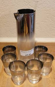 lot 83 image: SET OF DRINKWARE AS SHOWN.