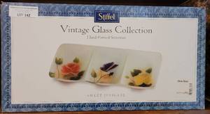 lot 142 image: STIFFEL SWEET JULIETTE SERVEWARE PLATTER IN NEW CONDITION AS SHOWN.