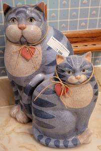 lot 160 image: CERAMIC CATS DECOR AS SHOWN.