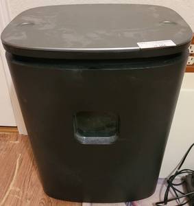 lot 166 image: ROYAL 1600 MX SHREDDER AS SHOWN. TESTED AND POWERED ON.