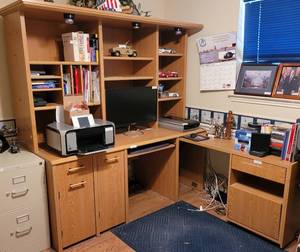 lot 188 image: L-SHAPE OFFICE DESK WITH HUTCH IN STYLE, COLOR, AND CONDITION SHOWN. CONTENTS NOT INCLUDED