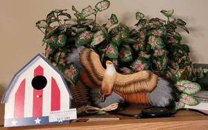 lot 199 image: LOT OF HOME DECOR AS SHOWN.