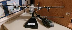 lot 200 image: MODEL AIRPLANE AND HELICOPTER AS SHOWN.