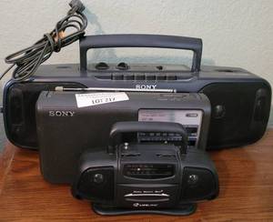 lot 217 image: LOT OF PORTABLE RADIOS AS SHOWN.