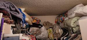 lot 227 image: LARGE LOT OF BEDDING ITEMS AS SHOWN.