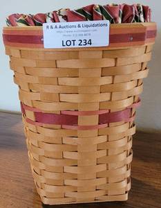 lot 234 image: LONGABERGER COLLECTORS CLUB 1998 EDITION BASKET IN STYLE, COLOR, AND CONDITION SHOWN.