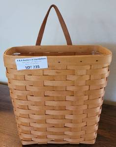 lot 235 image: LONGABERGER COLLECTORS CLUB 2000 EDITION TALL KEY BASKET IN STYLE, COLOR, AND CONDITION SHOWN.