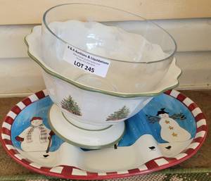 lot 245 image: CHRISTMAS THEMED SERVING WARE AS SHOWN.