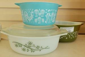 lot 249 image: LOT OF 3 VINTAGE PYREX OVENWARE DISHES IN STYLE, COLOR, AND CONDITION SHOWN. YOUR BID X 3