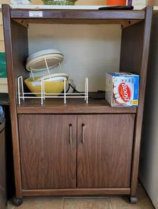 lot 252 image: MICROWAVE  KITCHEN CART WITH WHEELS IN STYLE, COLOR, AND CONDITION SHOWN. CONTENTS NOT INCLUDED