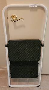 lot 281 image: STEP STOOL AS SHOWN.