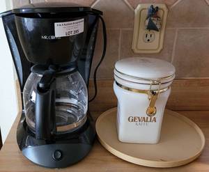 lot 285 image: MR. COFFEE COFFEE MAKER AND MORE AS SHOWN.