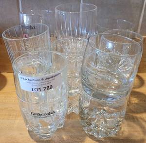 lot 289 image: LOT OF DRINKWARE IN VARIOUS STYLES, SIZES AS SHOWN.