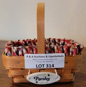lot 314 image: LONGABERGER COLLECTORS CLUB 2000 EDITION PARSLEY BASKET IN STYLE, COLOR, AND CONDITION SHOWN.
